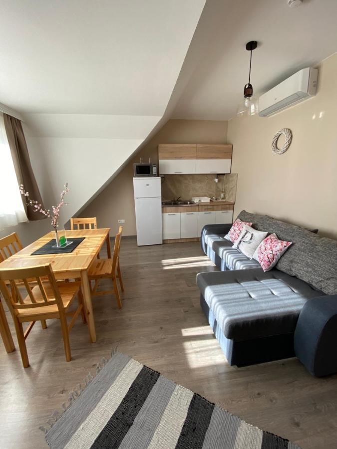 Platan Apartmanhaz Balatongyörök Dış mekan fotoğraf