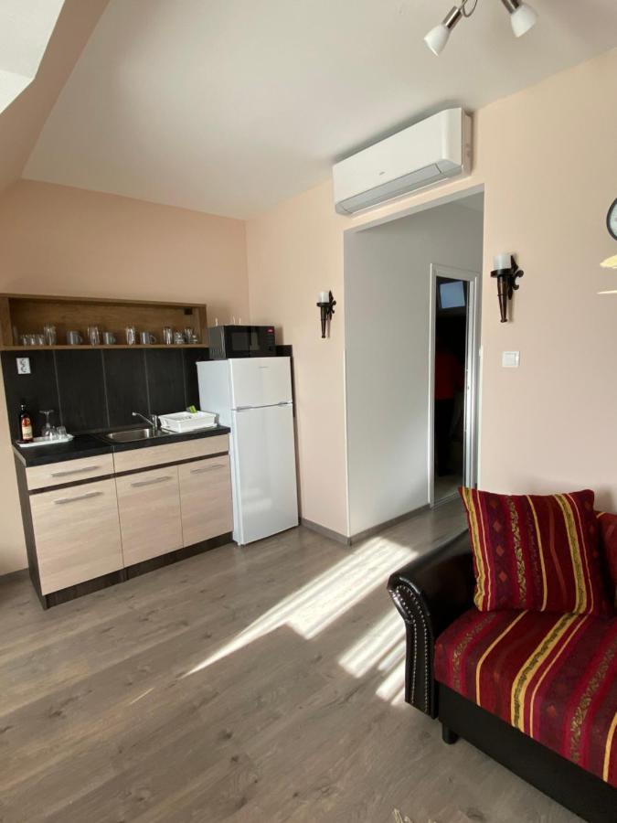 Platan Apartmanhaz Balatongyörök Dış mekan fotoğraf