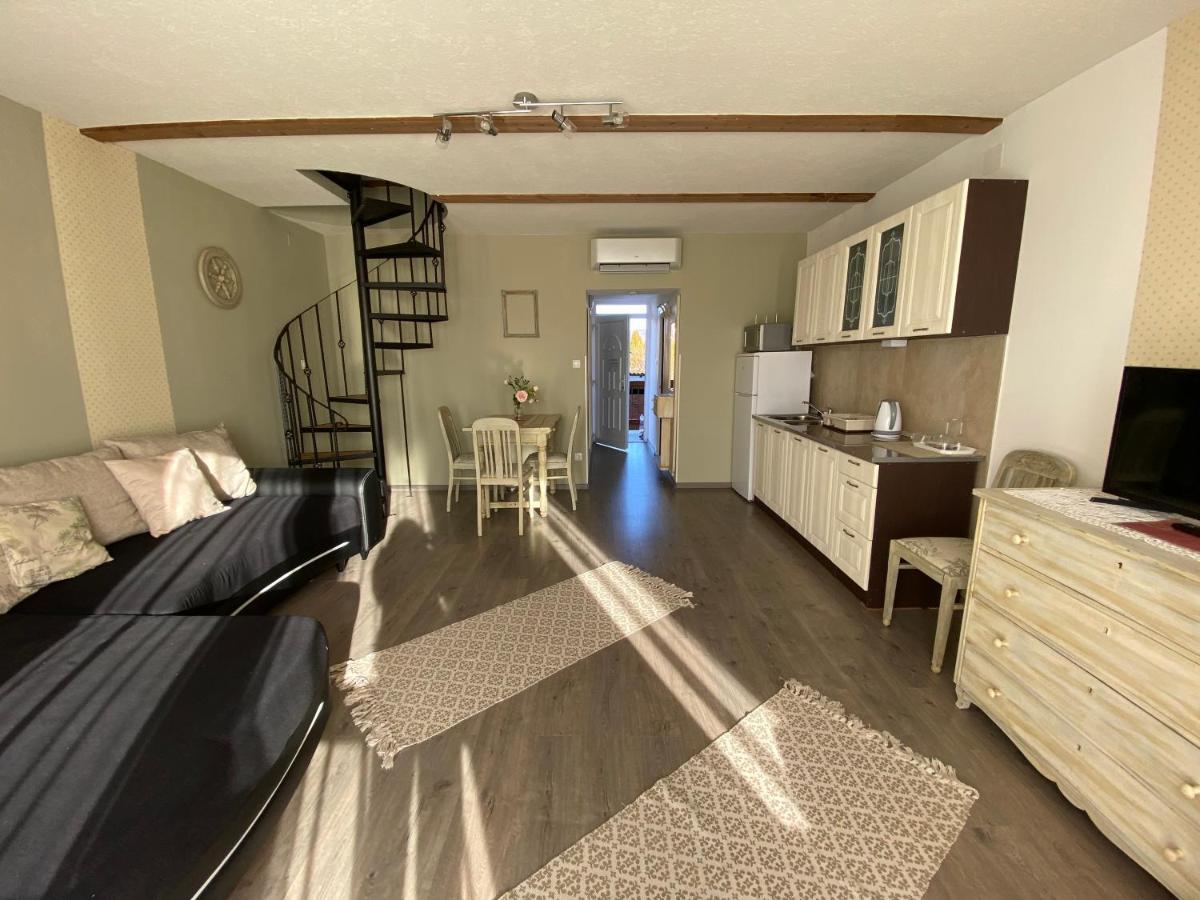 Platan Apartmanhaz Balatongyörök Dış mekan fotoğraf