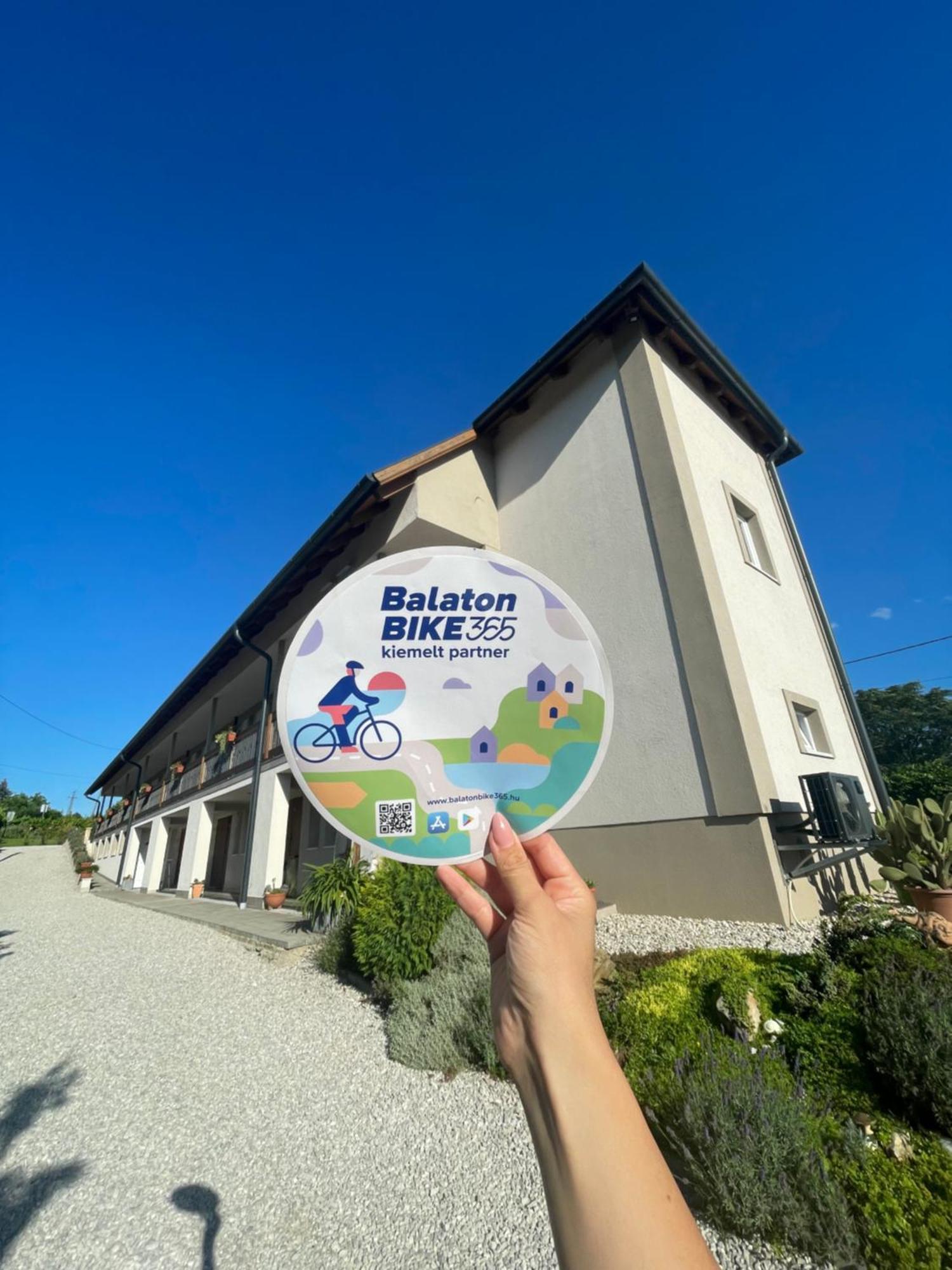 Platan Apartmanhaz Balatongyörök Dış mekan fotoğraf